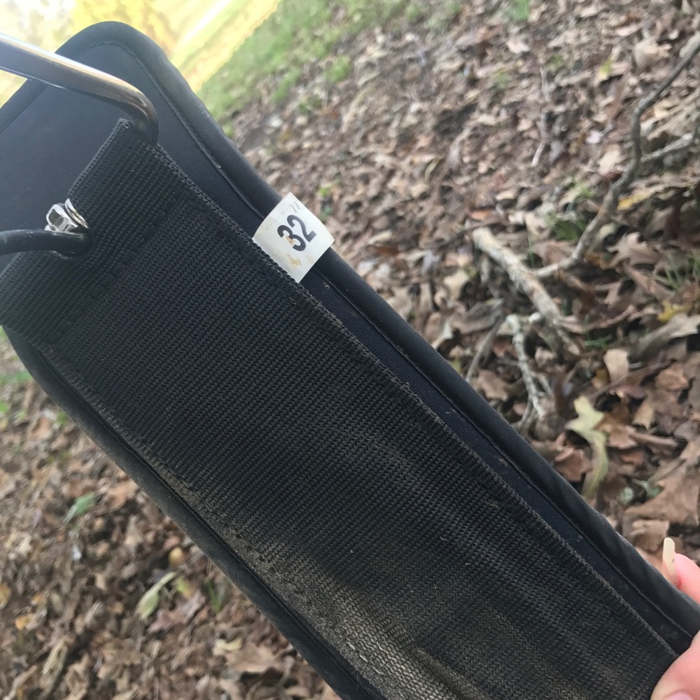 32 inch black girth